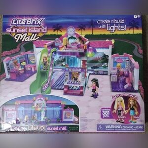 Sunset Island Mall with LIGHTS